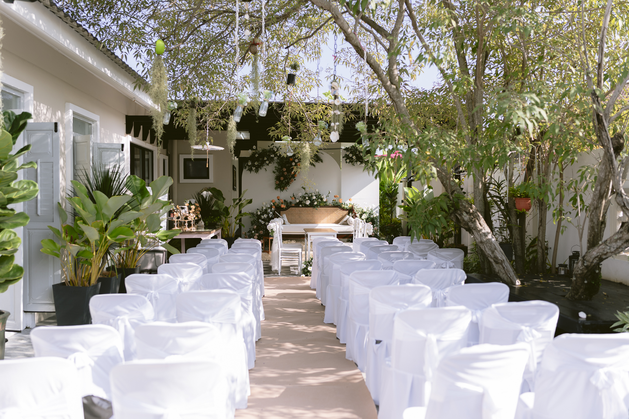 Aisle setup
