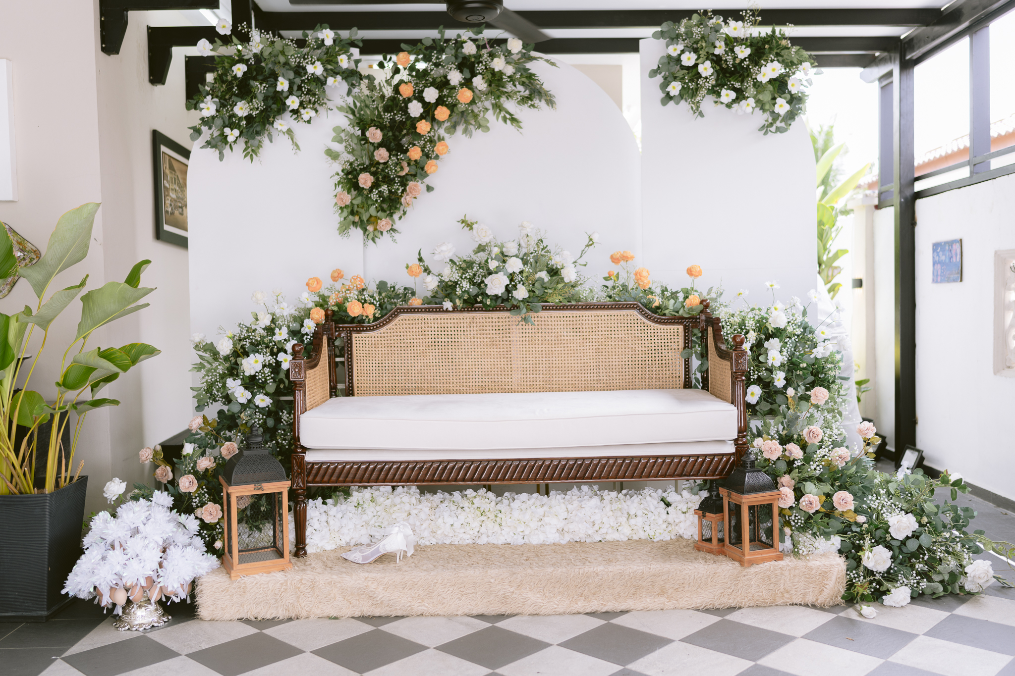 Bridal dais